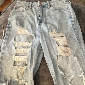 Hollister new without tags ultra high rise mom jeans.